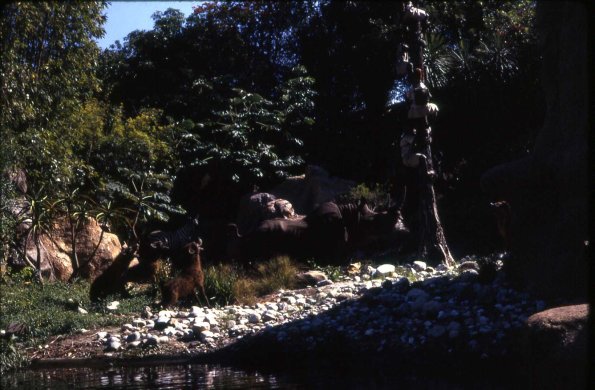 s2_017_MenTreedByRhinoHyenasLaughingAdventureland