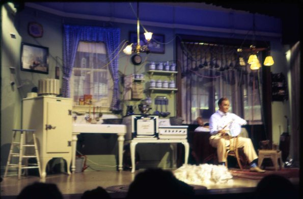 s2_026_GeneralElectricExhibit1920sKitchenDisneyland