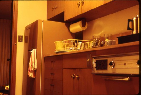 s5_035_KitchenMyAptDaylightFilm030